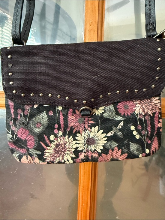 Sakroots Handbags - Floral Canvas Crossbody Bag in Black and Pink